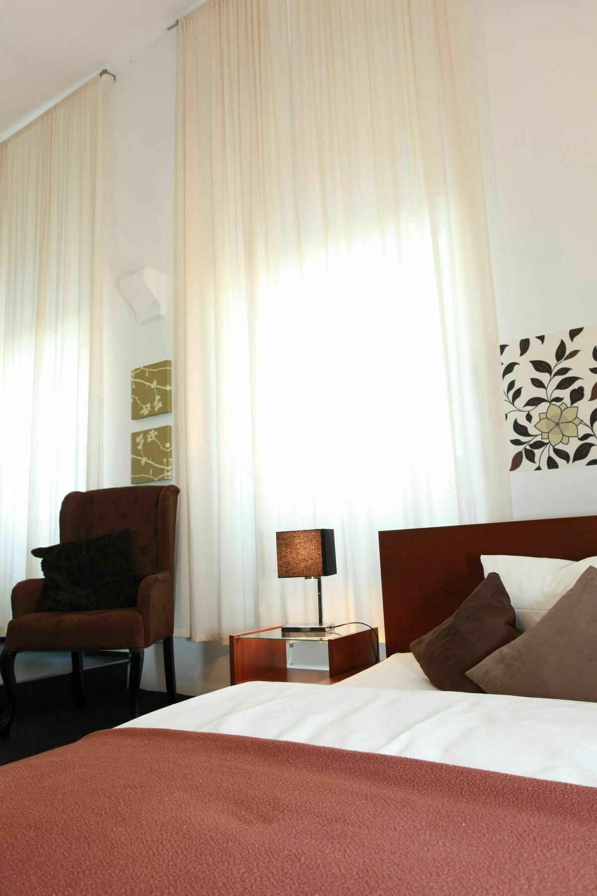 וופרטל Amical Hotel מראה חיצוני תמונה