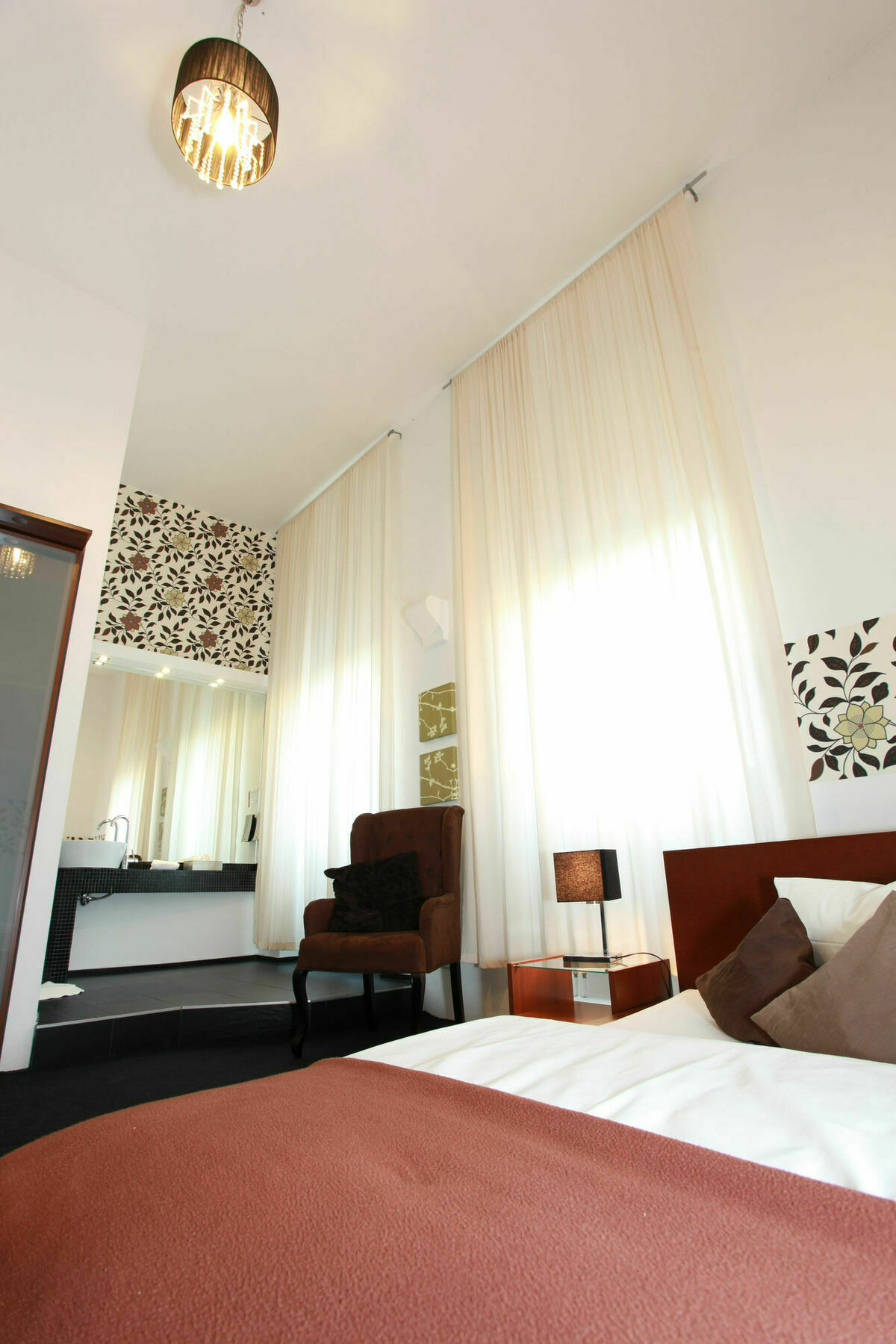 וופרטל Amical Hotel מראה חיצוני תמונה
